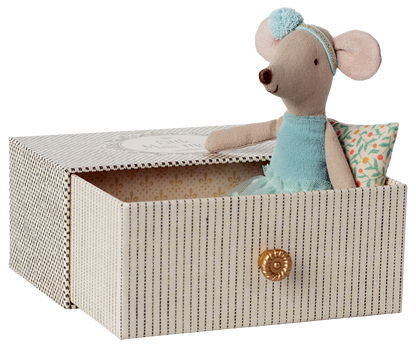 Tanzmaus im Tagesbett, Kleine Schwester