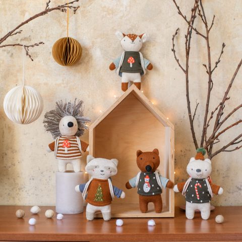 Mini-Kuscheltier Xmas Reh mit Pilzpulli und Rucksack, ca. 12cm